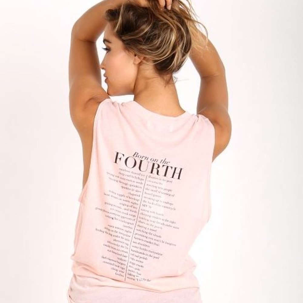 Wildfox Born on the 4th Building Tank Sz L No Flaws Peach.